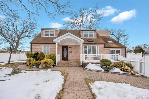 361 S 16th St, Lindenhurst, NY, 11757-4455 | Card Image