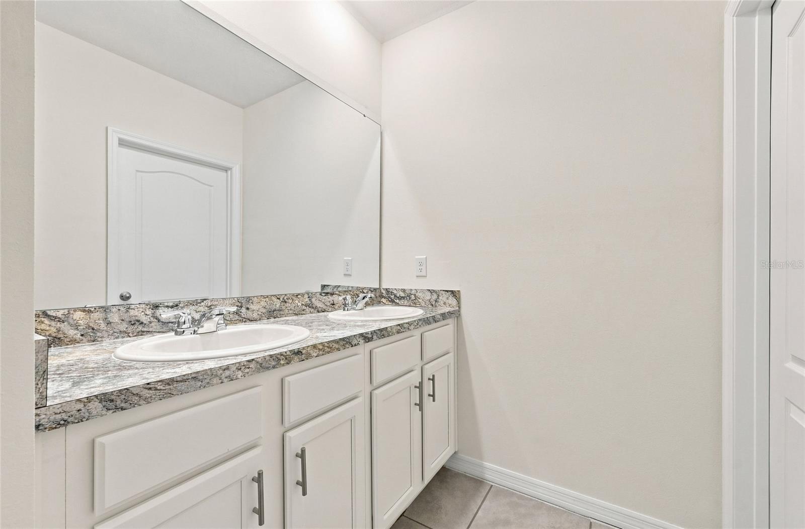 Residential in AUBURNDALE 4
