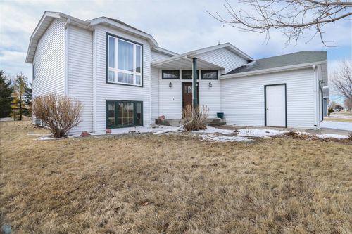 402 4th Ave Nw, Dilworth, MN, 56529-1620 | Card Image