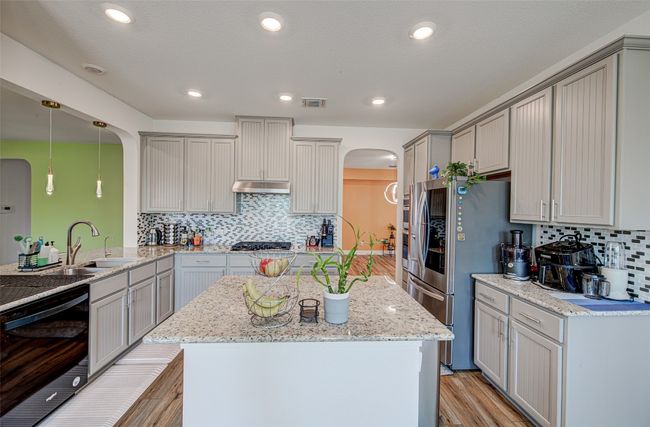 Kitchen with Painted Cabinets & Handles | Image 12