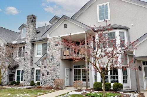 3023021 Pineview Cir, Pewaukee, WI, 53072-6228 | Card Image