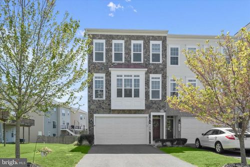 200 Miles Hawk Ter, PURCELLVILLE, VA, 20132-9677 | Card Image