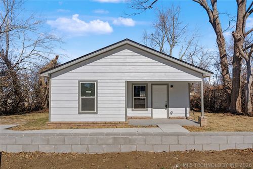 215 W Burnham Ave, Sapulpa, OK, 74066-6446 | Card Image