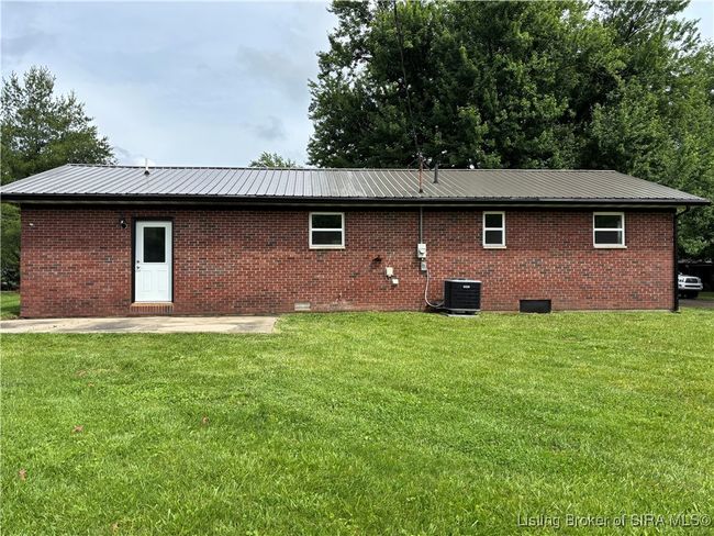2318 Lake View Dr, Home with 4 bedrooms, 2 bathrooms and null parking in Austin IN | Image 5