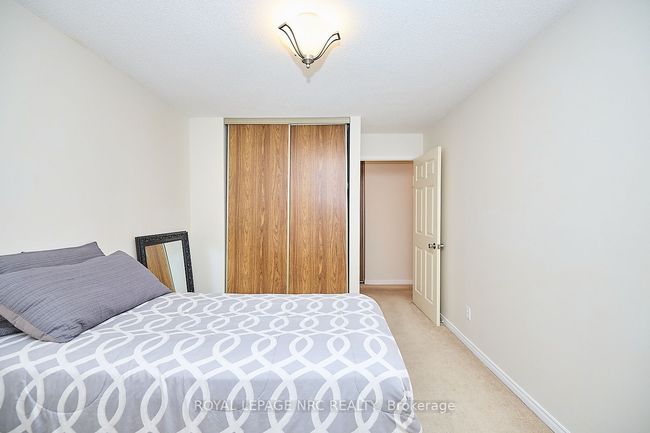 201 - 5 Niagara St, Condo with 2 bedrooms, 1 bathrooms and 1 parking in Grimsby ON | Image 11