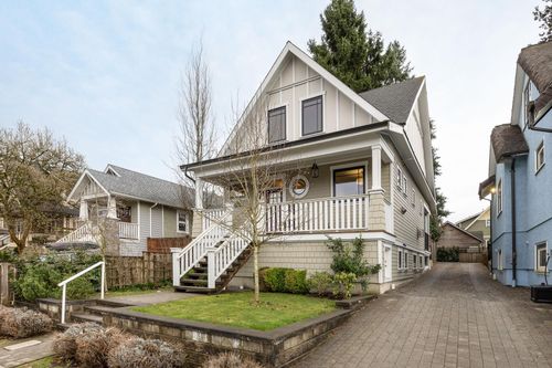 220 Sixth Ave, New Westminster, BC, V3L1T6 | Card Image