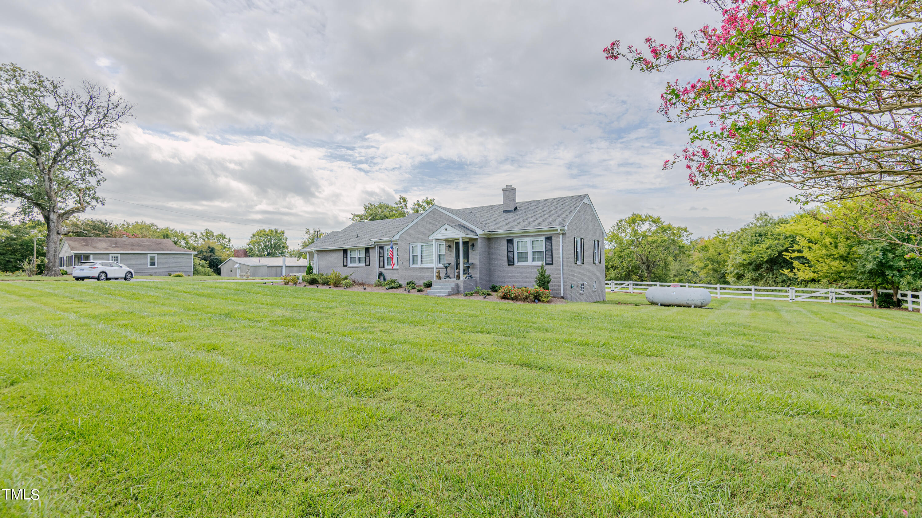 Thacker Dairy Rd, Whitsett, NC 27377