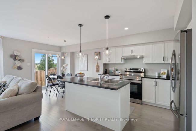 5 Mcphail Rd, House attached with 3 bedrooms, 3 bathrooms and 2 parking in Carleton Place ON | Image 9