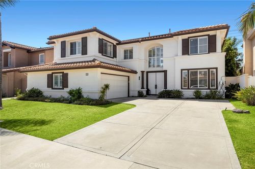 11 Petria, Irvine, CA, 92606-8927 | Card Image