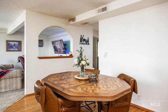 134 Maple Ave, Home with 2 bedrooms, 1 bathrooms and 2 parking in Hansen ID | Image 24