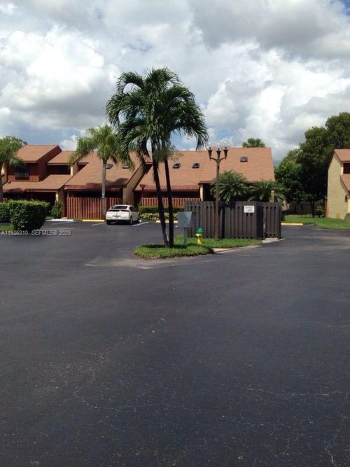 405-405 Se 14th St, Dania Beach, FL, 33004-4696 | Card Image