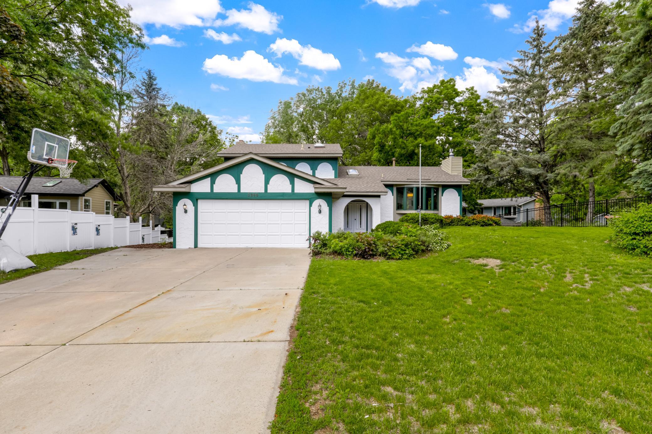 Stinson Ct, Saint Paul, MN 55112
