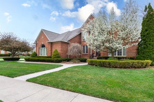 49759 Lakebridge Dr, Shelby Township, MI, 48315-3514 | Card Image