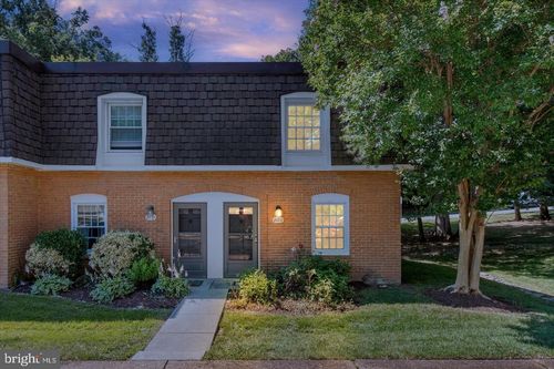 268-8123 Kingsway Ct, SPRINGFIELD, VA, 22152-1158 | Card Image