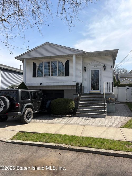 799 Davis Ave, Staten Island, NY, 10310-3132 | Card Image