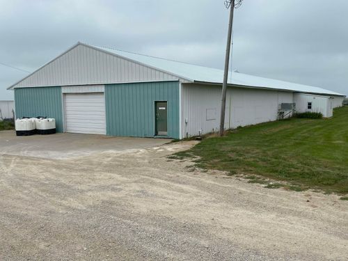 6701 Strayer Rd, Cedar Falls, IA, 50613-7460 | Card Image