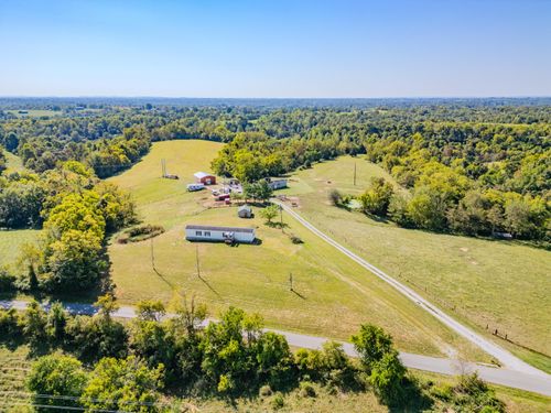 422 Thompson Rd, Lancaster, KY, 40444-9513 | Card Image