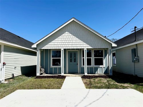4103 Coon St, Bacliff, TX, 77518-2246 | Card Image