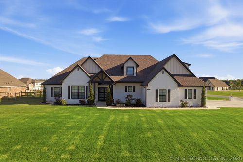 8202 N 150th East Ave, Owasso, OK, 74055-7857 | Card Image