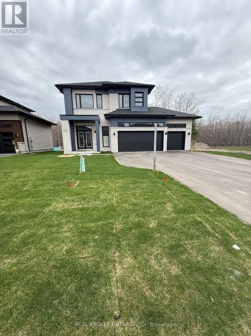 3143 Searidge St, Severn, ON, L3V8R3 | Card Image