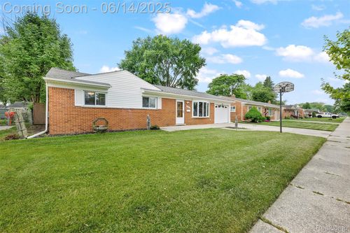 23312 Shoreview St, Saint Clair Shores, MI, 48082-3021 | Card Image