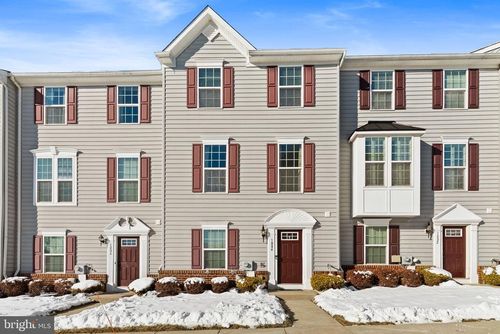 1004 Seminick Aly, PHOENIXVILLE, PA, 19460-5637 | Card Image