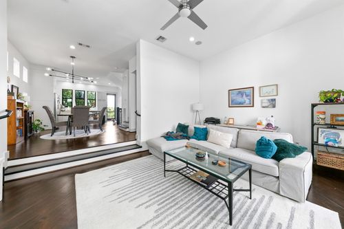 1807 Dart St, Houston, TX, 77007-4432 | Card Image