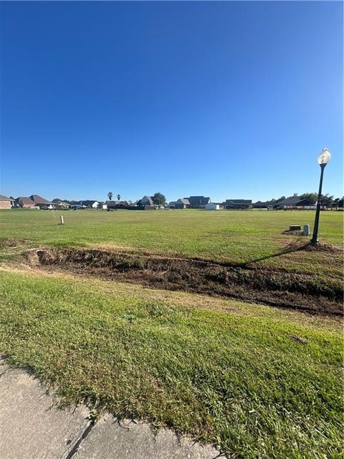 4296 Force Dr, Bourg, LA, 70343-3846 | Card Image