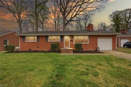 444 Eastwood Dr, Newport News, VA, 23602-5455 | Card Image