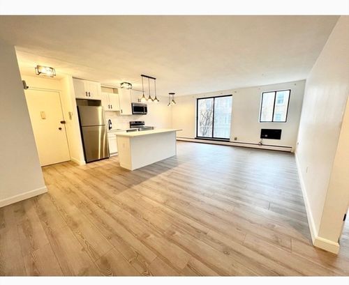 2b-123 Sewall Ave, Brookline, MA, 02446 | Card Image