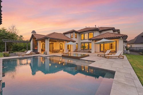 63 W Loftwood Cir, The Woodlands, TX, 77382-1095 | Card Image