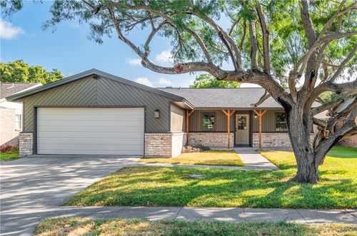 7437 Piper Dr, Corpus Christi, TX, 78412-5122 | Card Image