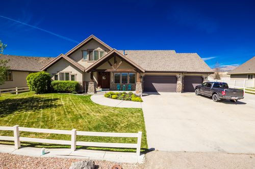 281 Kentucky Way, Vernal, UT, 84078-8730 | Card Image