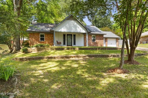 104 Mcclendon Dr, Raymond, MS, 39154-7814 | Card Image