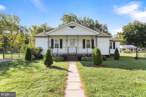 261 Middle Ln, GORE, VA, 22637-2437 | Card Image