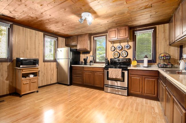 207 E Jefferson St, House other with 4 bedrooms, 2 bathrooms and null parking in Cassopolis MI | Image 4
