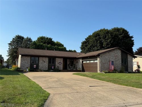 112 Karns Dr, Dover, OH, 44622-9428 | Card Image