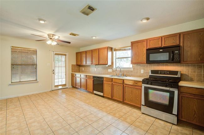 8127 Tassel Field Ln, House other with 3 bedrooms, 3 bathrooms and 2 parking in Humble TX | Image 10