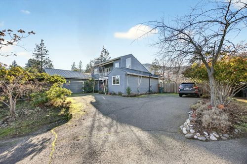 143 Ridge Rd, Ashland, OR, 97520-2826 | Card Image