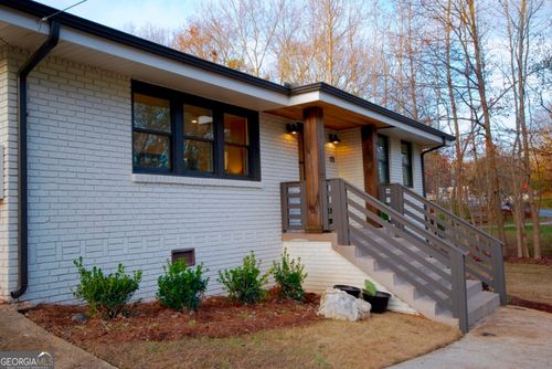 911 Lake Ct Se, Smyrna, GA, 30082-2810 | Card Image