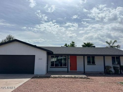 3121 W Hearn Rd, Phoenix, AZ, 85053-5733 | Card Image