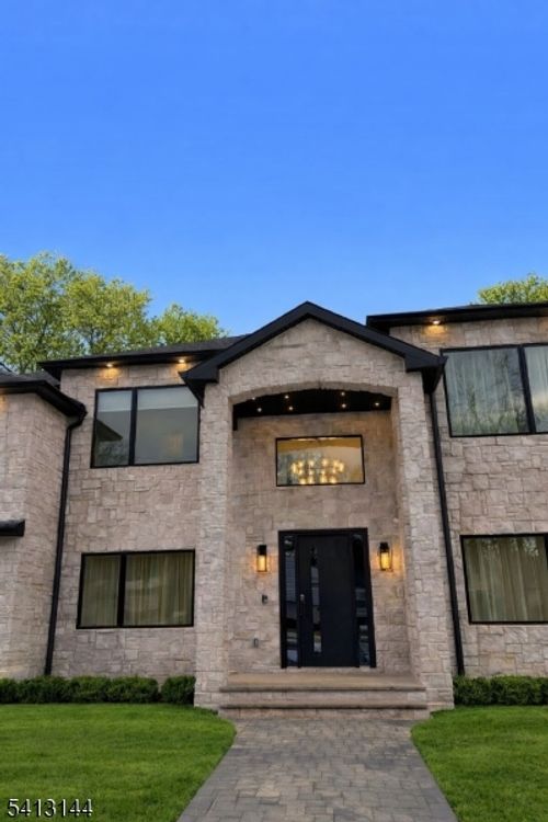 39 Billingsley Dr, Livingston, NJ, 07039-4624 | Card Image