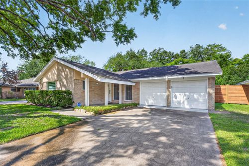 11230 Huggins Drive, Houston, TX, 77035 | Card Image