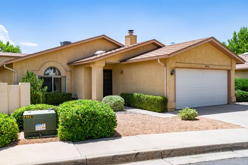 10916 Griffith Park Dr Ne, Albuquerque, NM, 87123-5408 | Card Image