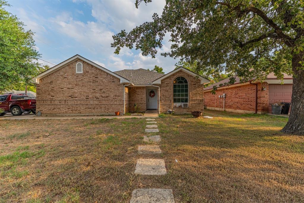 Navajo Trl, Fort Worth, TX 76135