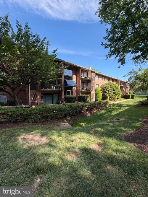 t2-7604 Savannah St, FALLS CHURCH, VA, 22043-3680 | Card Image