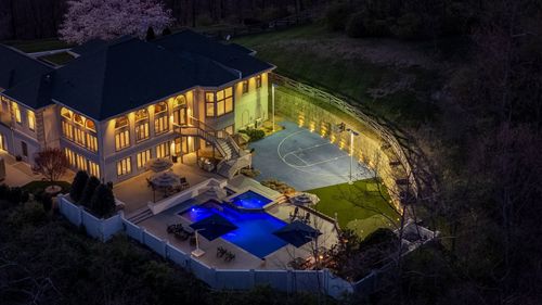 720 Valhalla Ln, Brentwood, TN, 37027-6415 | Card Image