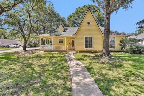 10 Brewster Street, Conroe, TX, 77301 | Card Image