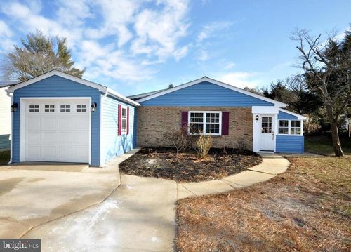 60 Huntington Drive, Southampton, NJ, 08088 | Card Image