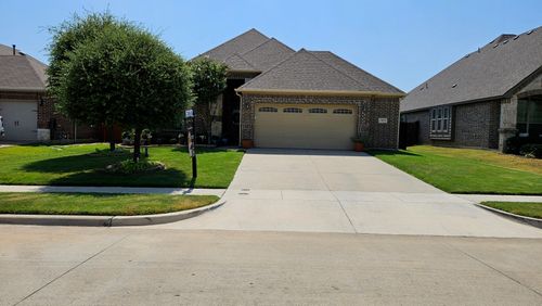905 Cloudlock Dr, Saginaw, TX, 76179-2640 | Card Image